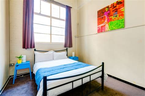 discovery melbourne hostel.